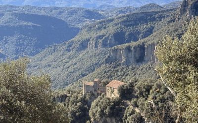 Ermita de Santa Maria de Finestres i Puigsallança
