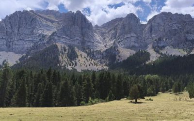 Prats del Cadi: als peus d’una muralla natural